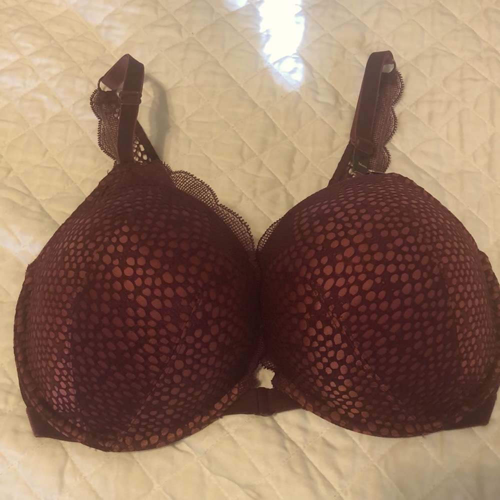NWT Victoria’s Secret Bombshell Plunge Bra 36DD